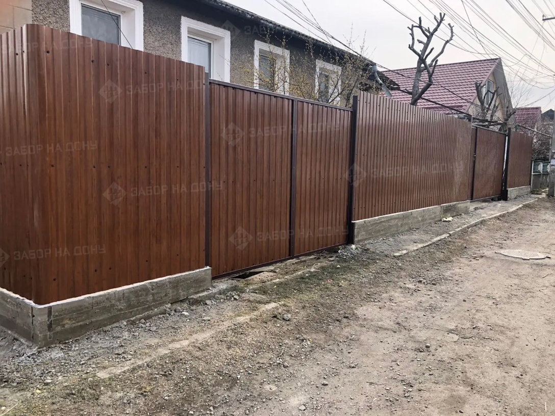 Распашные ворота из профлиста  в Бердянске