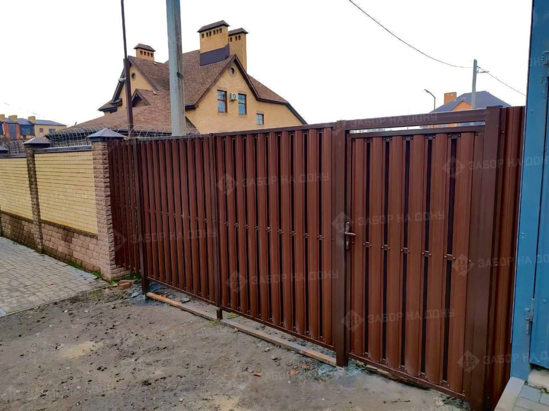 Ворота с калиткой для частного дома и дачи  в Бердянске